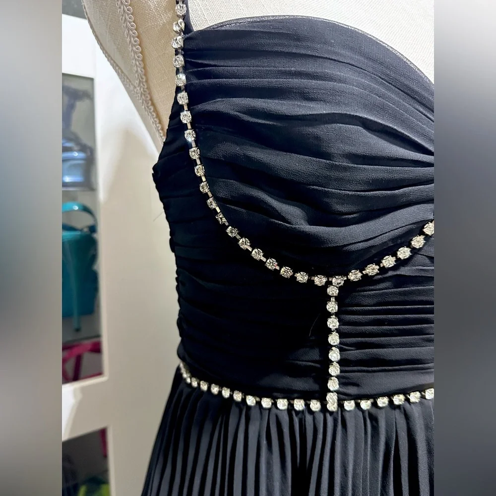 Self portrait Dress . NWT. Size 8us - Picture 7 of 11